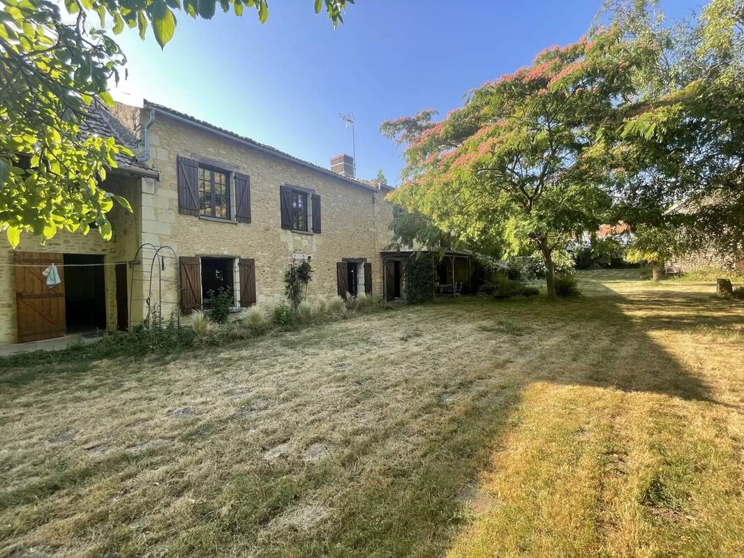 Maison à MONTREUIL-BELLAY