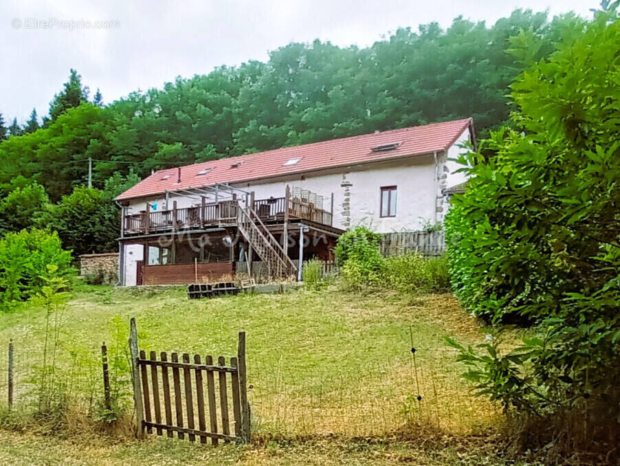 Maison à CHATEL-MONTAGNE