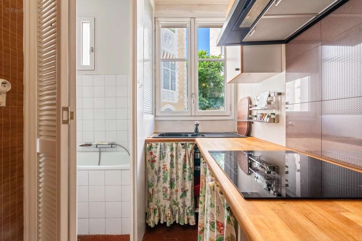 Appartement à LEVALLOIS-PERRET