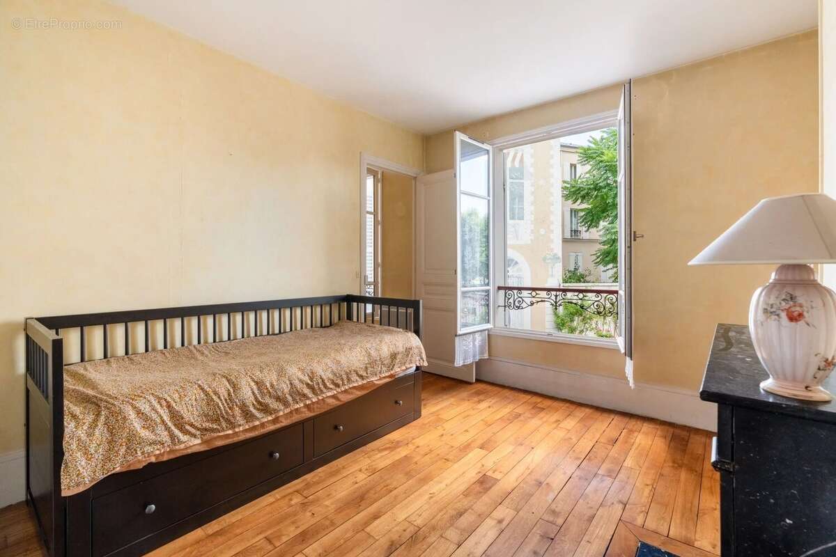 Appartement à LEVALLOIS-PERRET