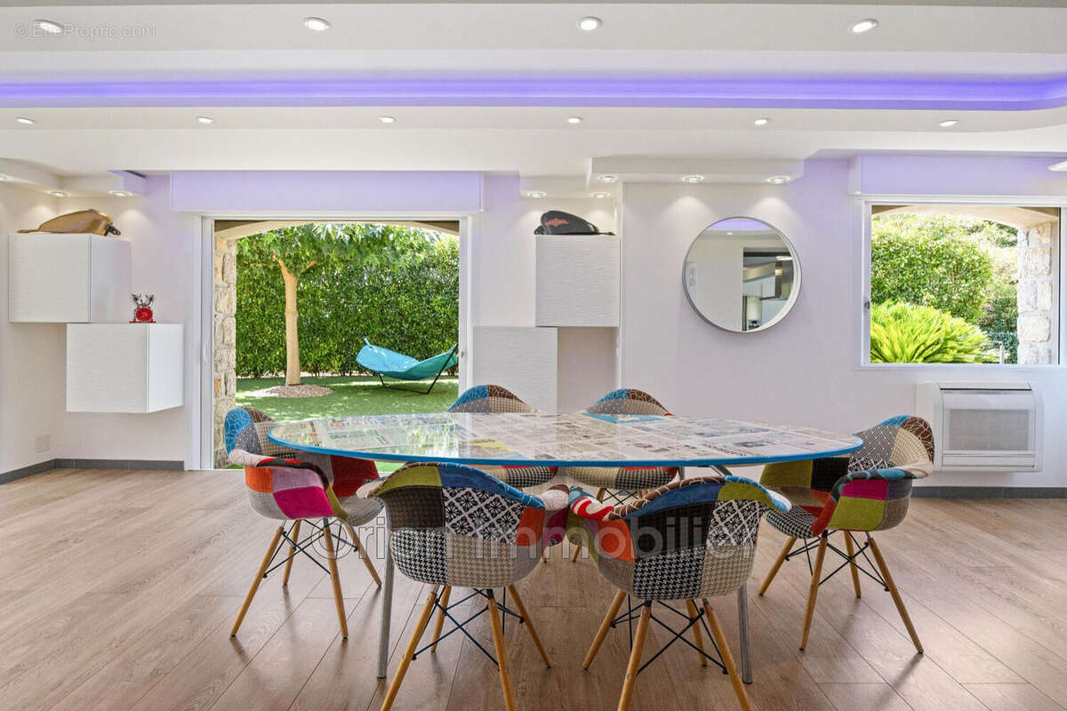 Maison à MANDELIEU-LA-NAPOULE