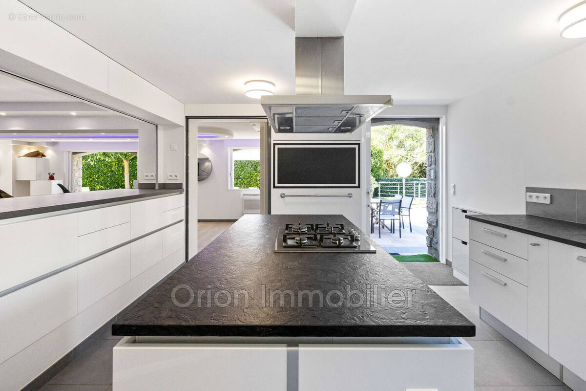 Maison à MANDELIEU-LA-NAPOULE