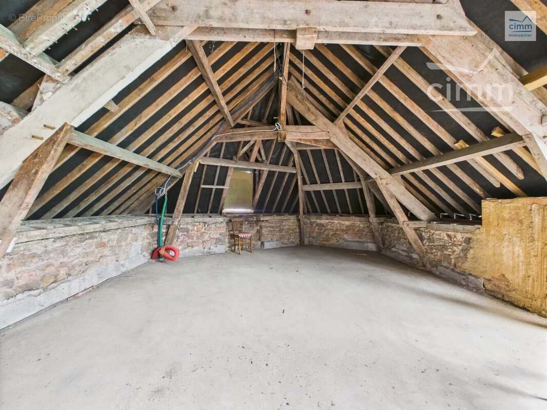 Commerce à MONTFORT-SUR-MEU