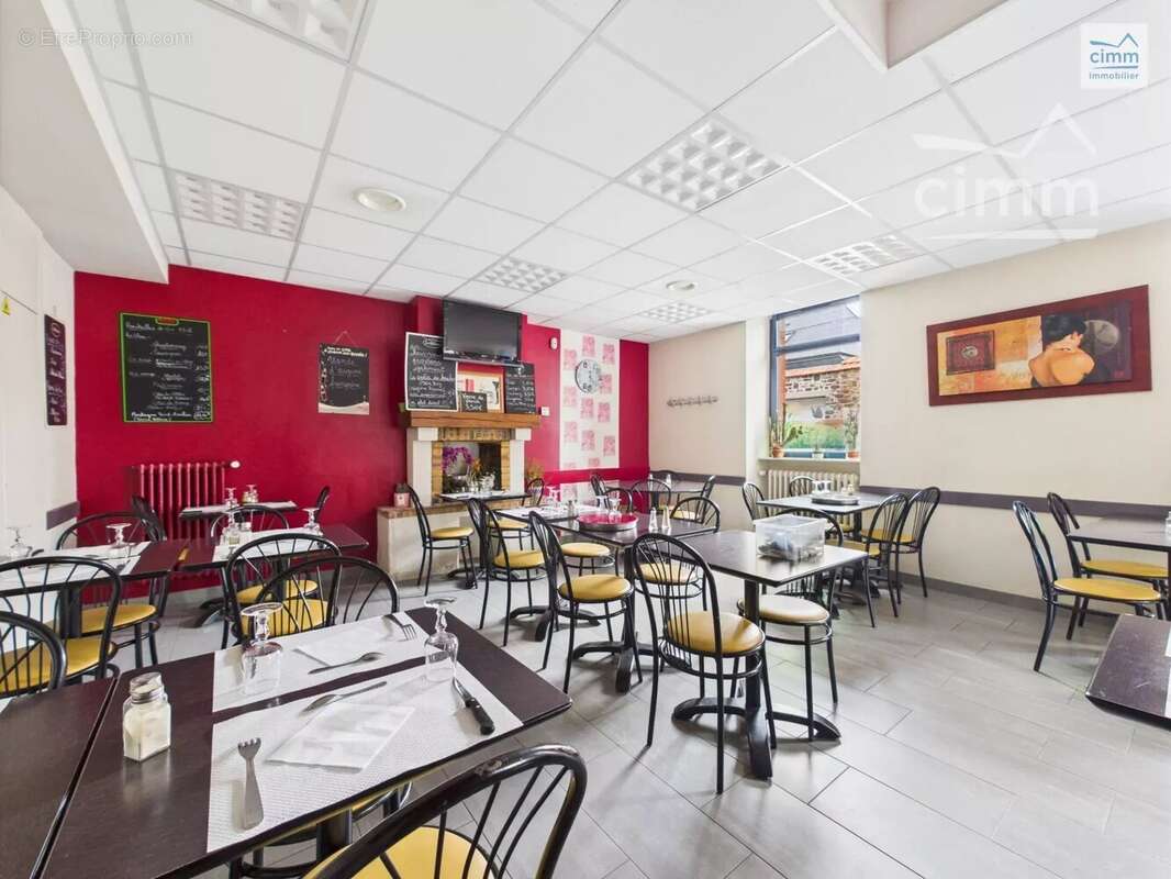 Commerce à MONTFORT-SUR-MEU