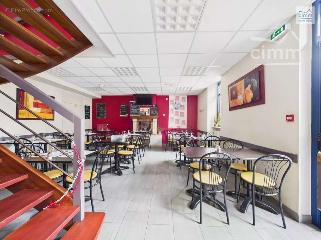 Commerce à MONTFORT-SUR-MEU