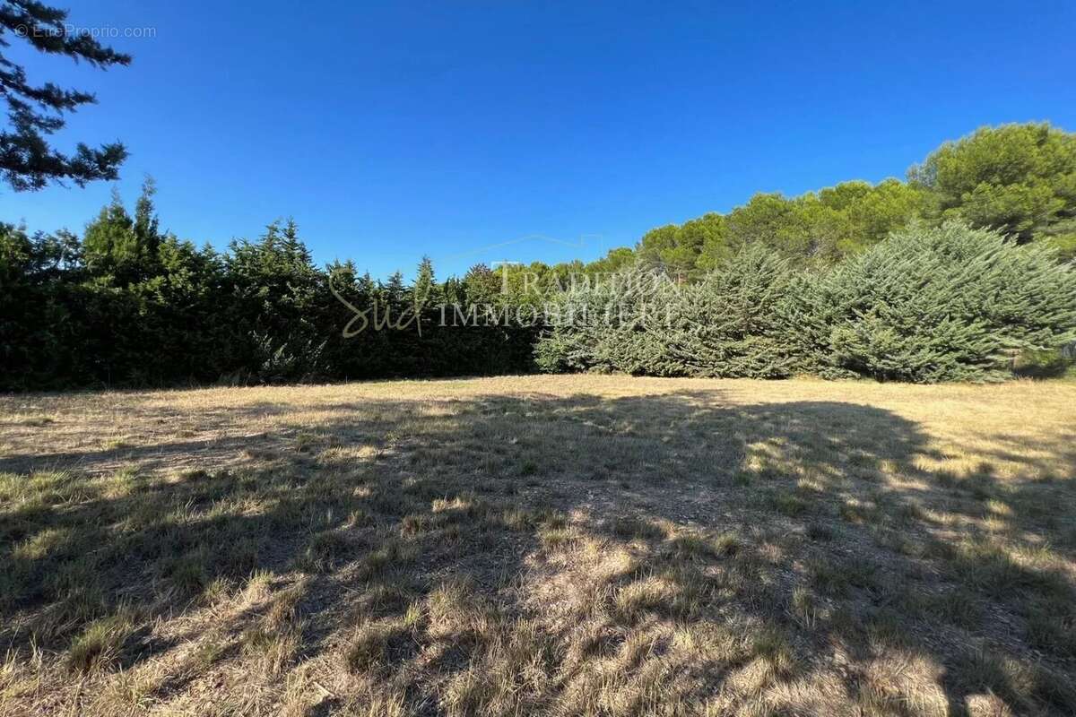 Maison à FONTVIEILLE