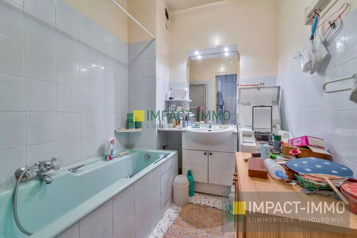 Appartement à PARIS-18E