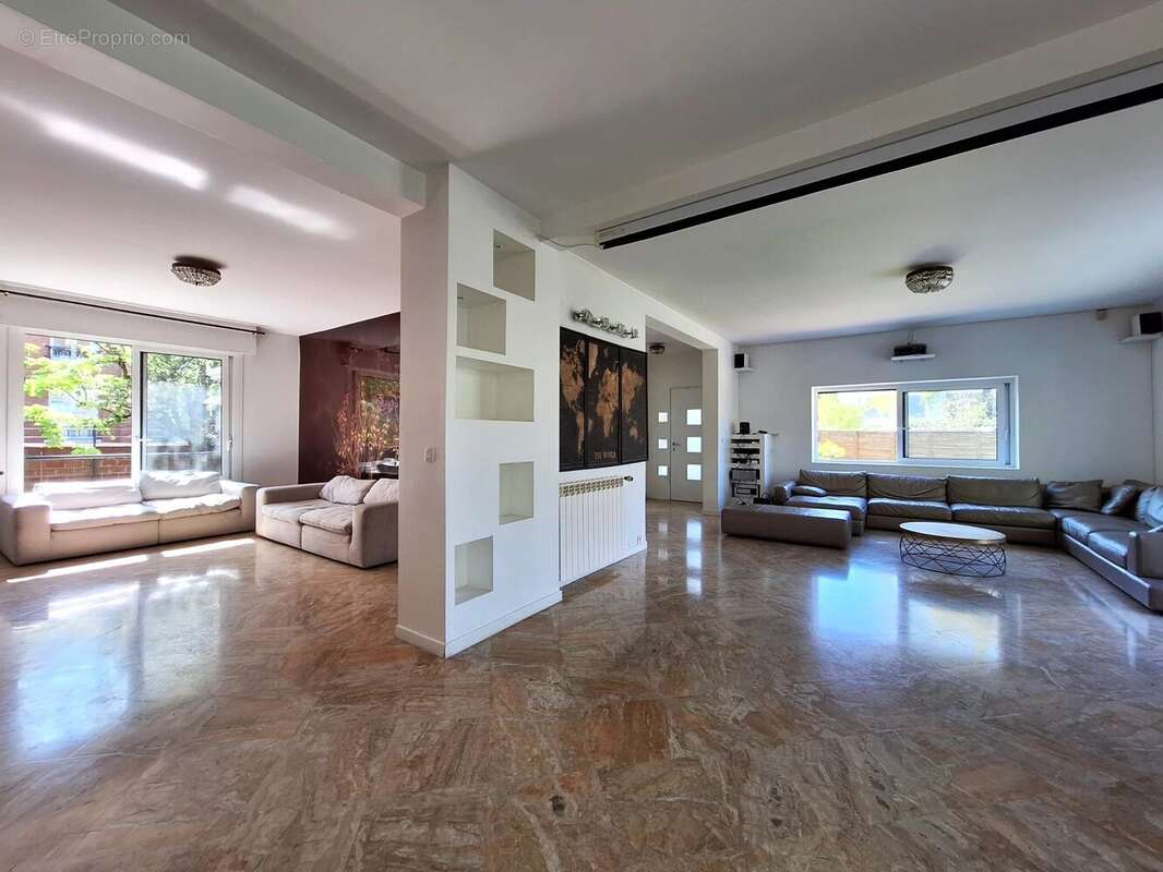 Maison à SAINT-MAUR-DES-FOSSES