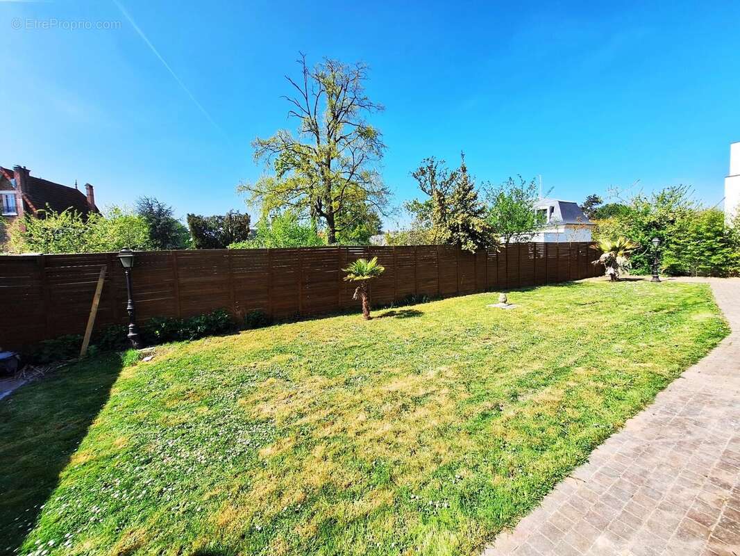 Maison à SAINT-MAUR-DES-FOSSES