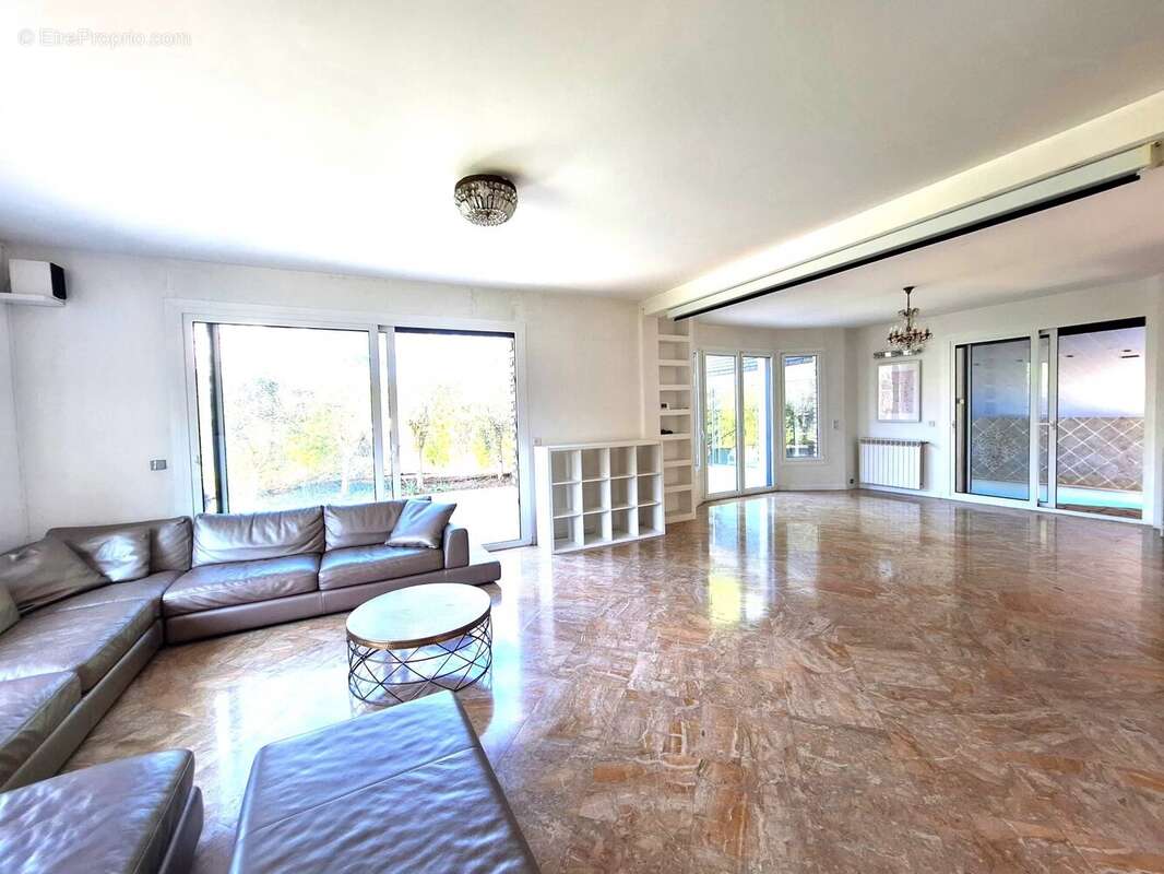 Maison à SAINT-MAUR-DES-FOSSES