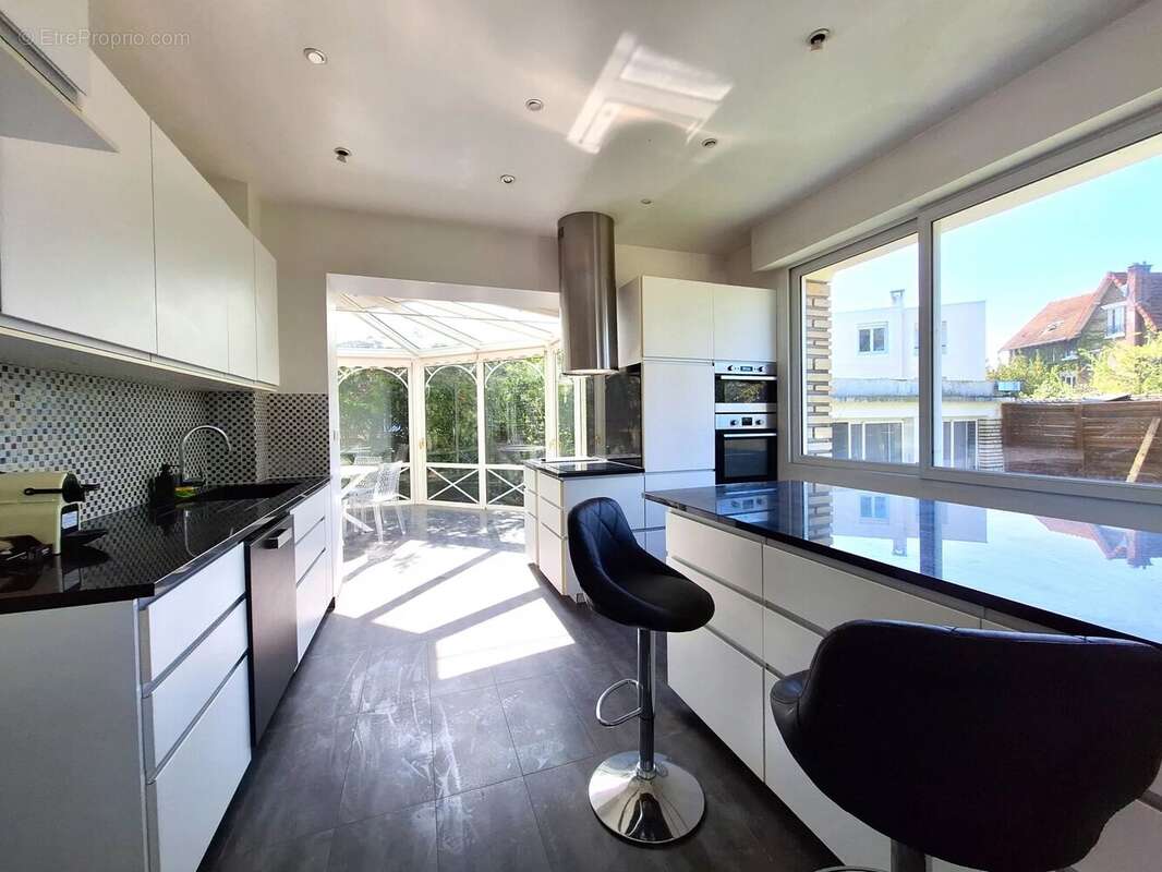 Maison à SAINT-MAUR-DES-FOSSES