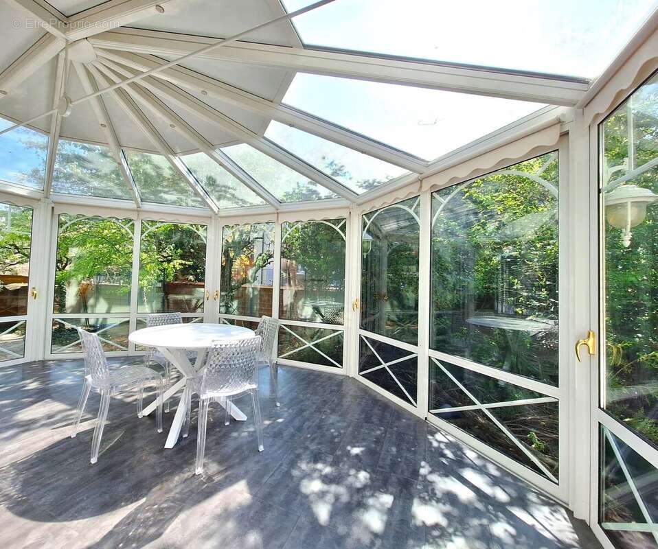 Maison à SAINT-MAUR-DES-FOSSES