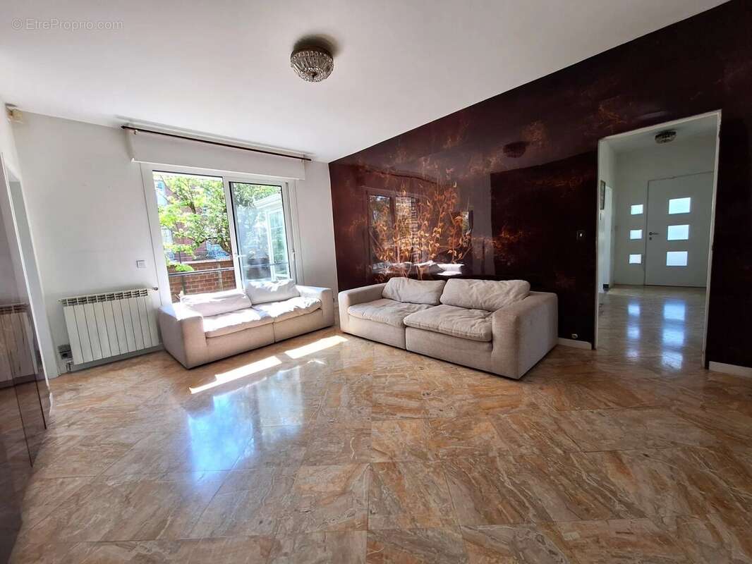 Maison à SAINT-MAUR-DES-FOSSES