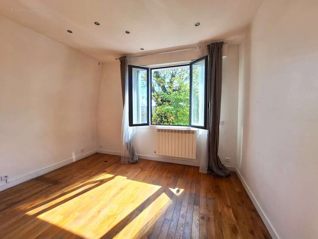 Maison à SAINT-MAUR-DES-FOSSES