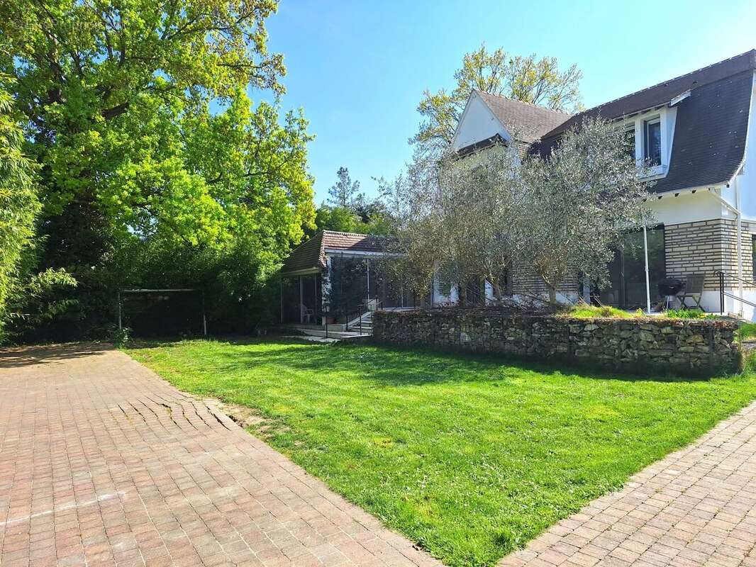 Maison à SAINT-MAUR-DES-FOSSES