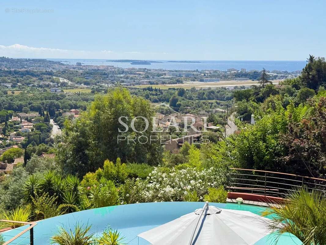 Maison à MANDELIEU-LA-NAPOULE