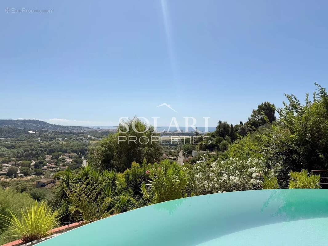 Maison à MANDELIEU-LA-NAPOULE