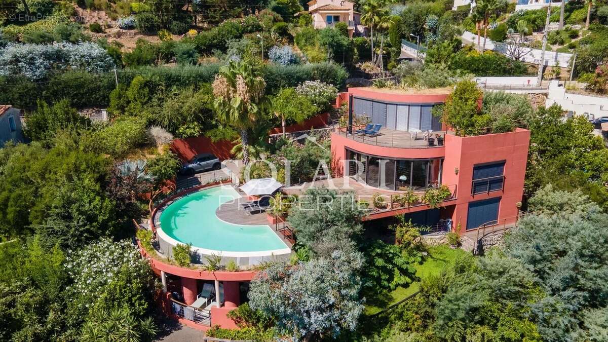 Maison à MANDELIEU-LA-NAPOULE