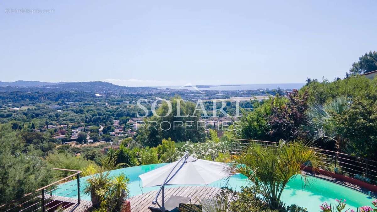 Maison à MANDELIEU-LA-NAPOULE