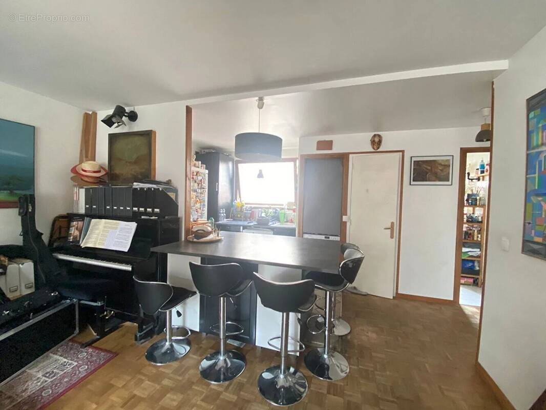 Appartement à PARIS-18E