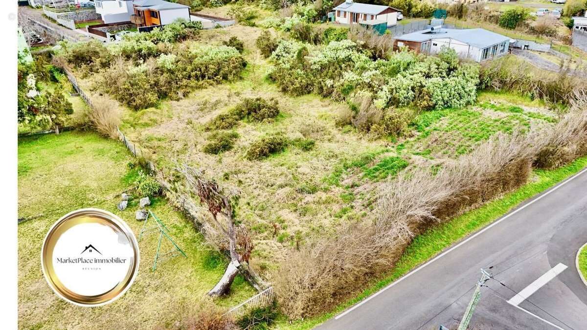 Terrain constructible - Terrain à SAINT-PIERRE