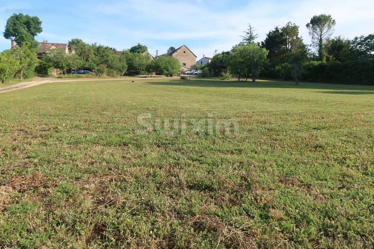 Terrain à MELLECEY