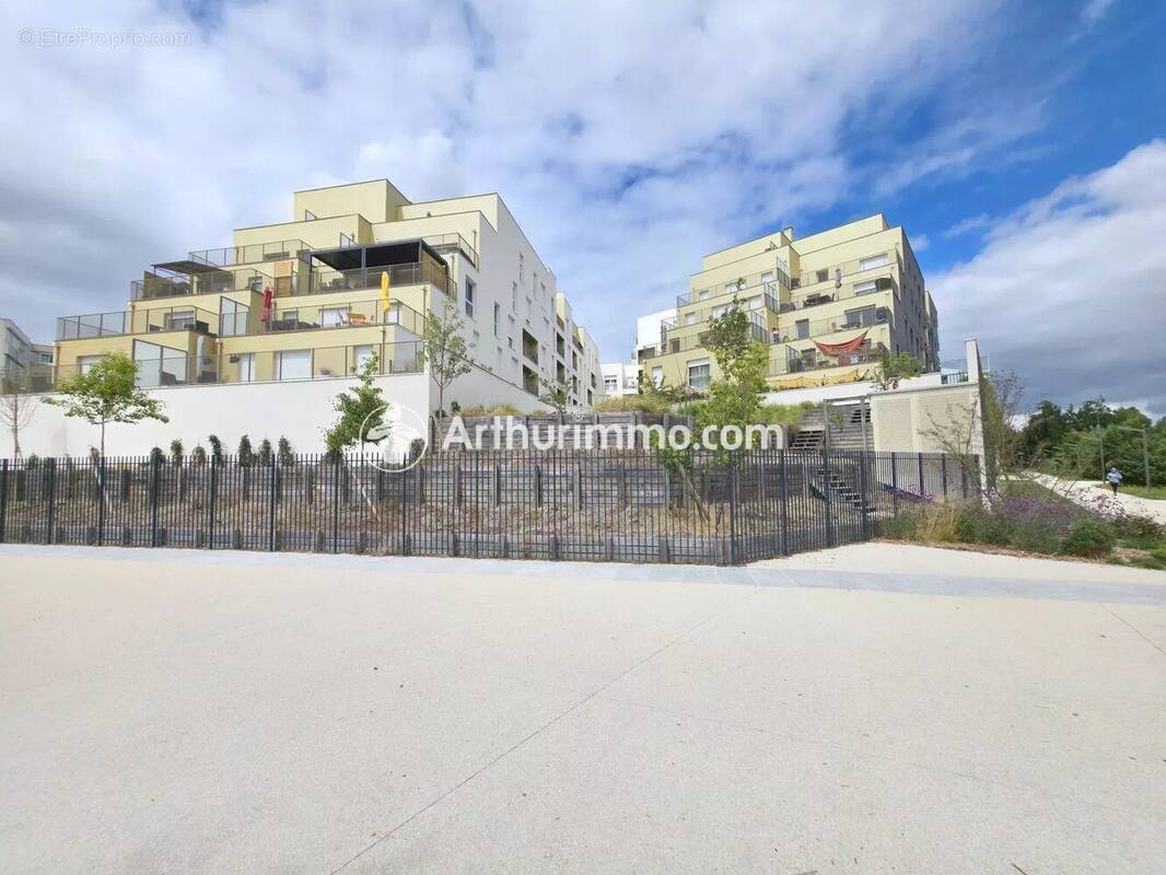 Appartement à SAVIGNY-LE-TEMPLE