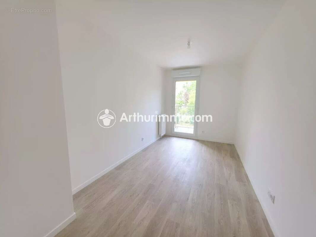 Appartement à SAVIGNY-LE-TEMPLE