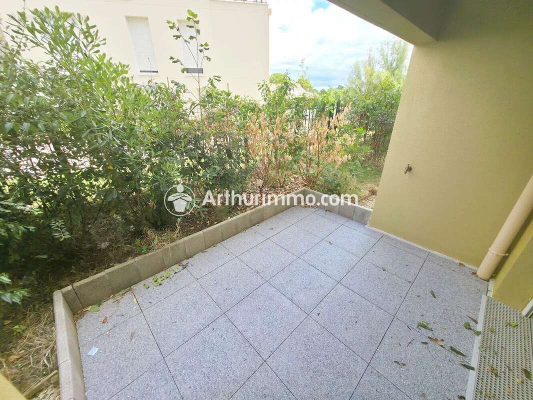 Appartement à SAVIGNY-LE-TEMPLE