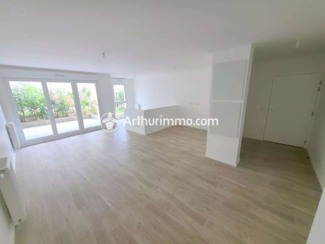 Appartement à SAVIGNY-LE-TEMPLE