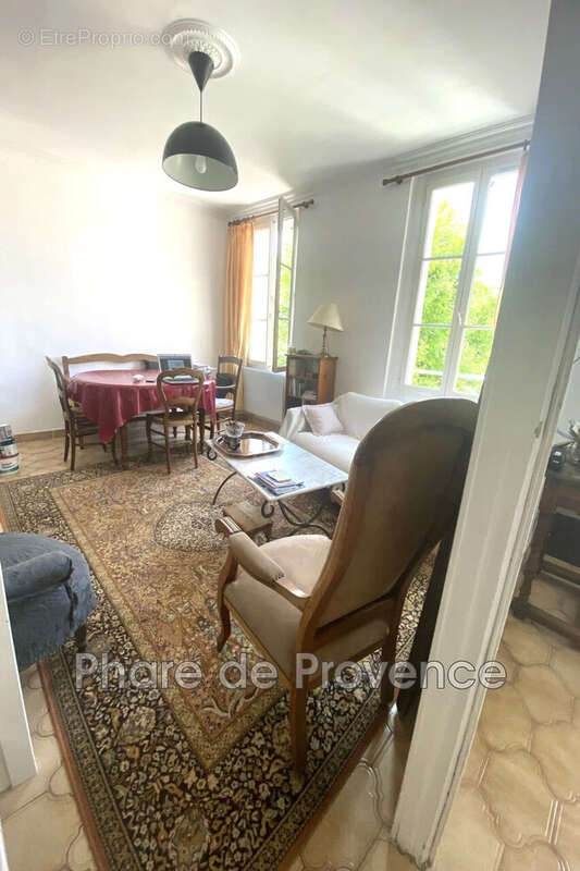 Appartement à MARSEILLE-2E