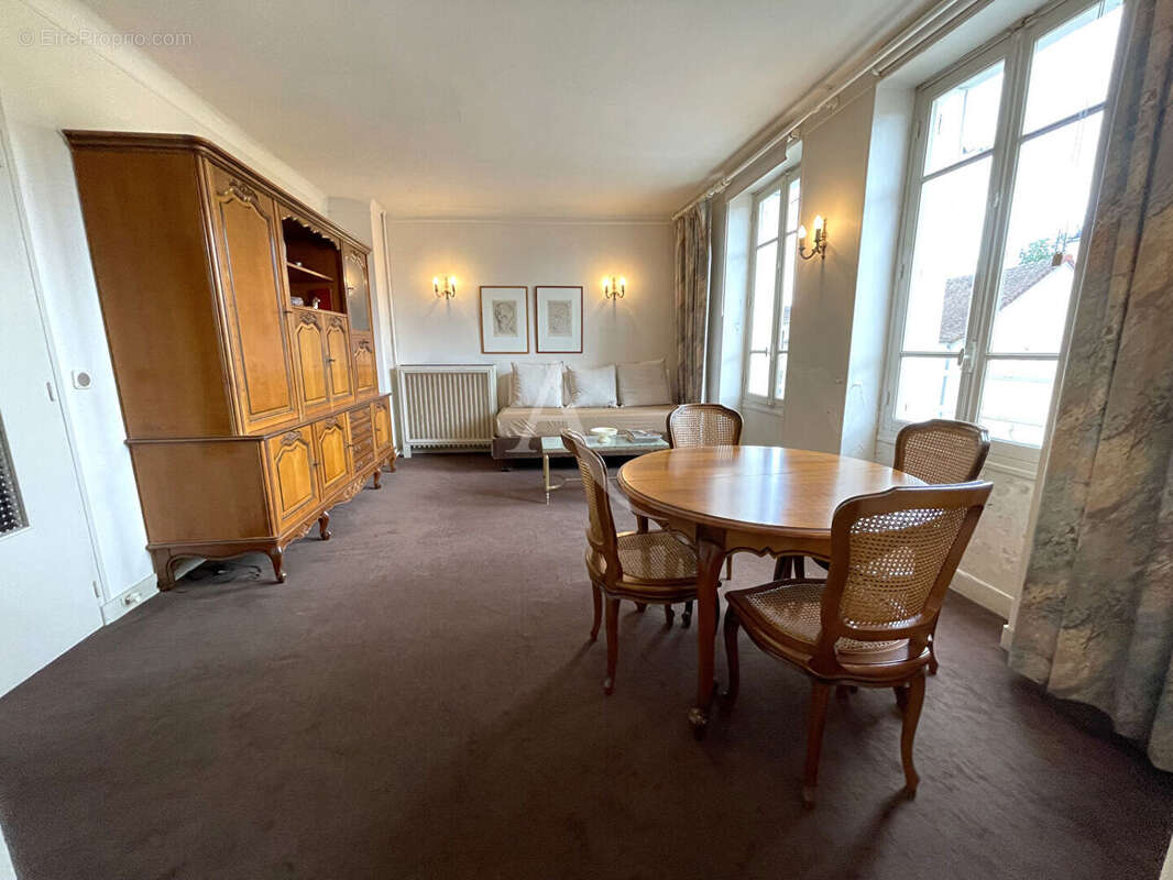 Maison à GRISY-SUISNES