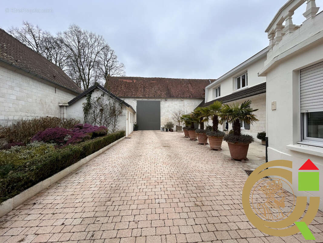 Maison à LATTRE-SAINT-QUENTIN
