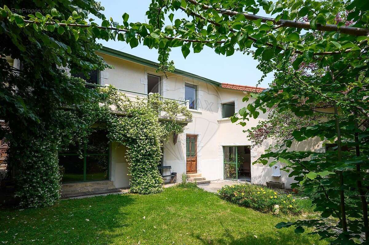 Appartement à BEYNOST