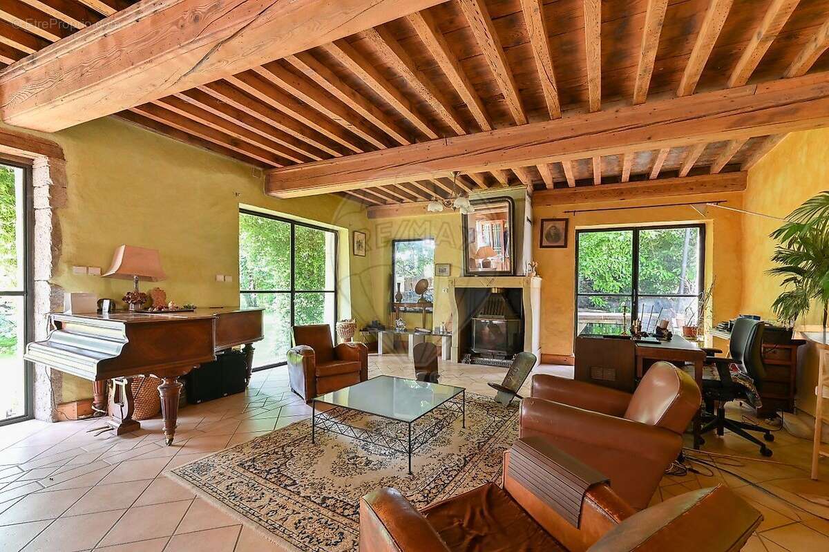 Appartement à BEYNOST