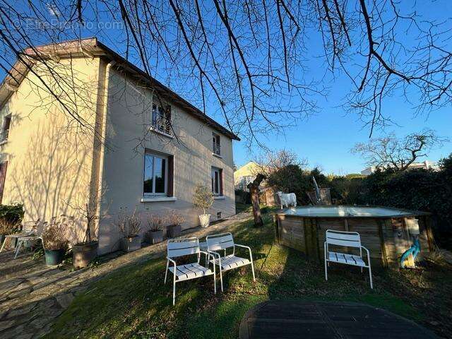   - Maison à RILLIEUX-LA-PAPE