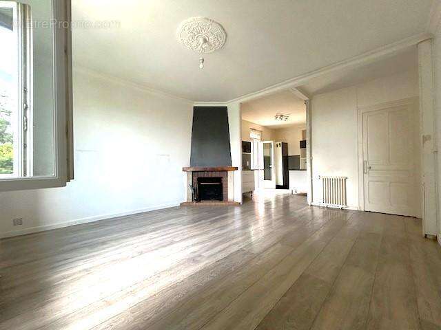   - Maison à RILLIEUX-LA-PAPE