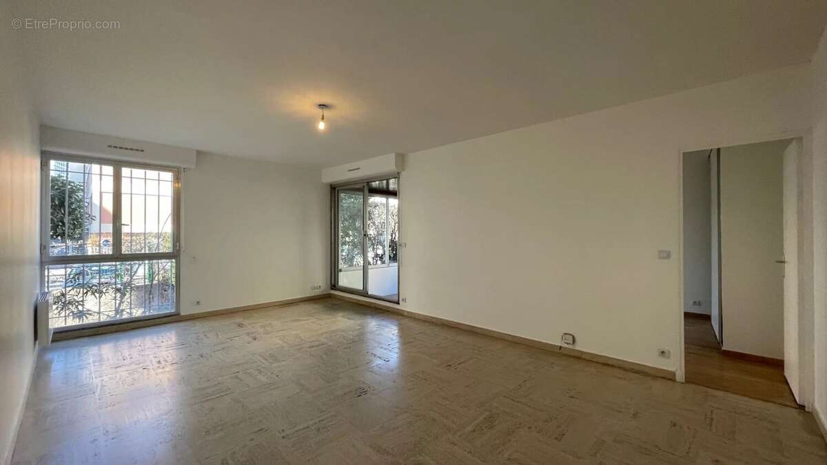 Appartement à MARSEILLE-9E