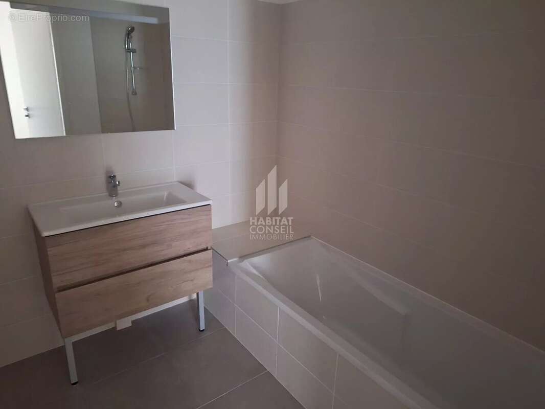 Appartement à LE PONT-DE-CLAIX