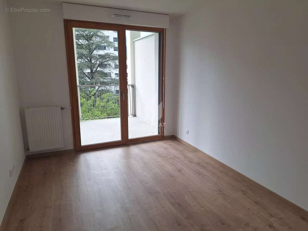 Appartement à LE PONT-DE-CLAIX