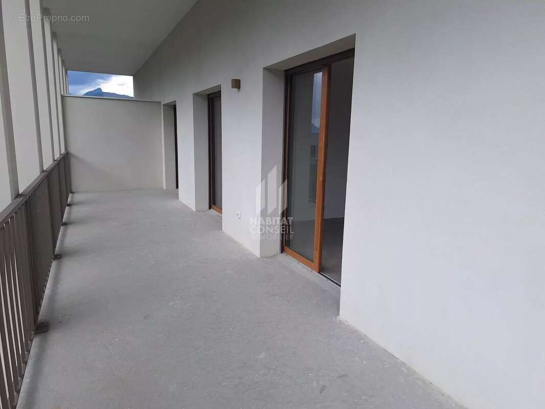 Appartement à LE PONT-DE-CLAIX