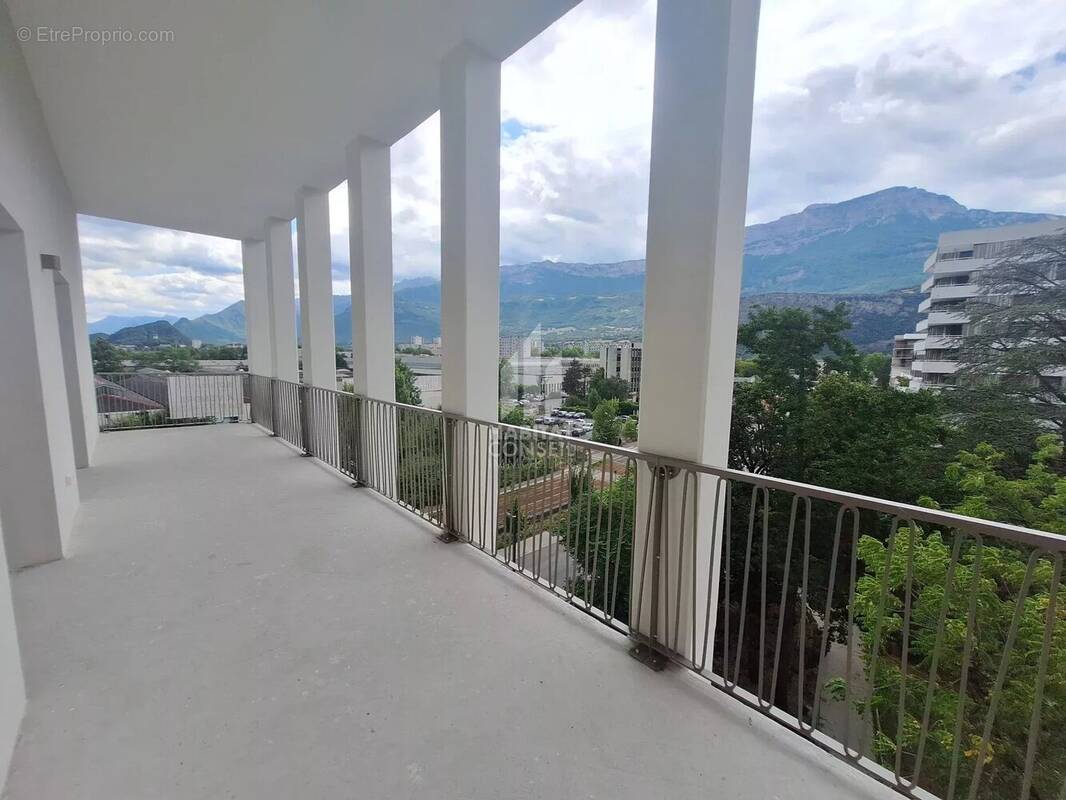 Appartement à LE PONT-DE-CLAIX