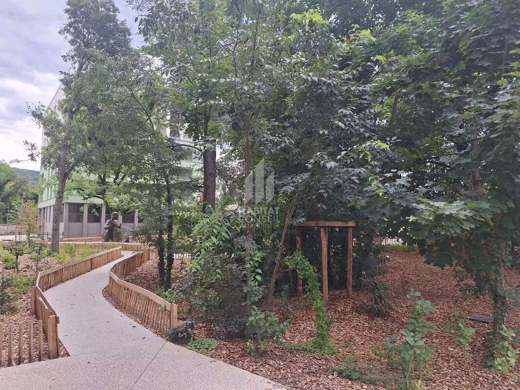 Appartement à LE PONT-DE-CLAIX