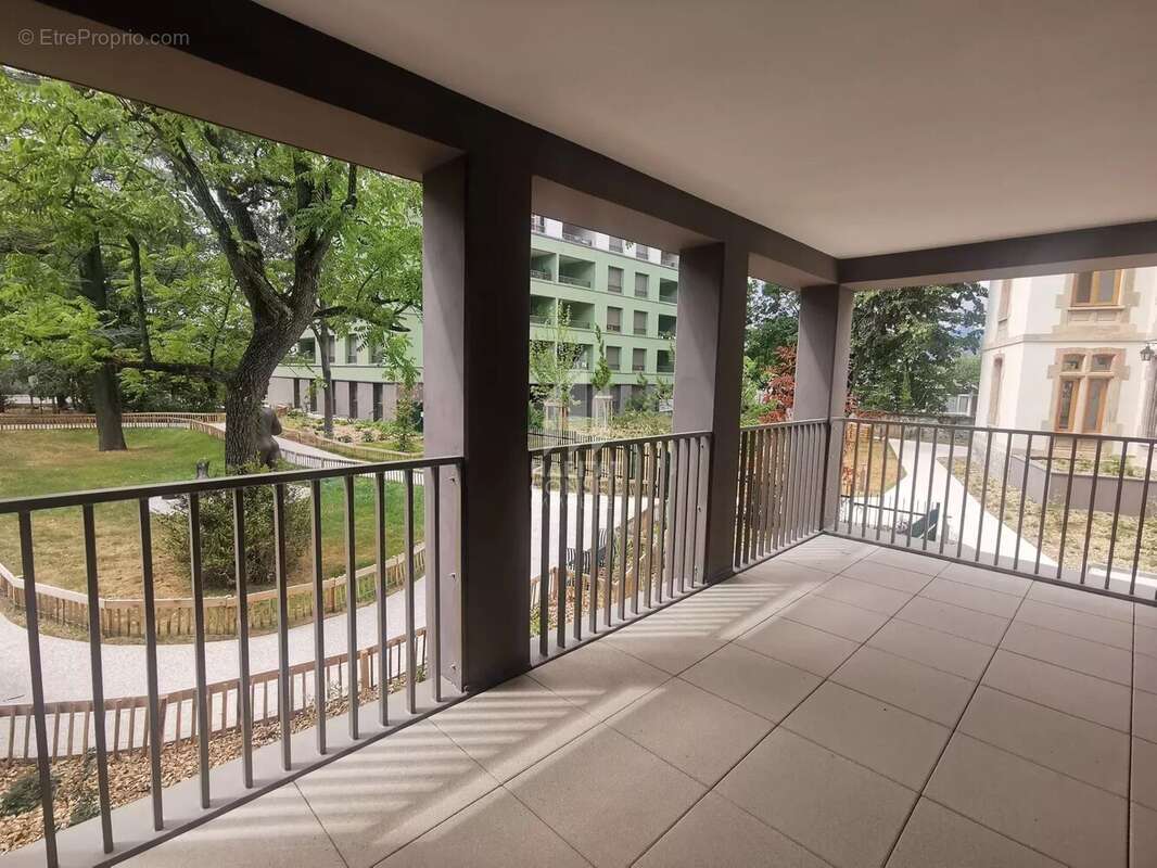 Appartement à LE PONT-DE-CLAIX