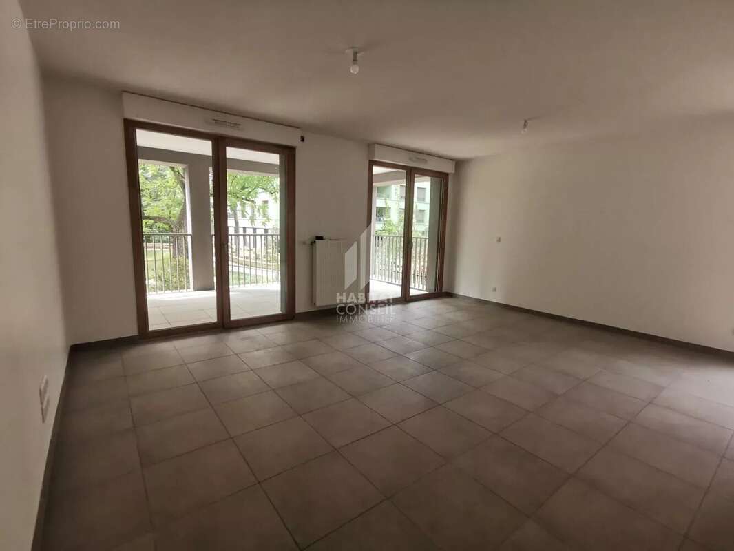 Appartement à LE PONT-DE-CLAIX