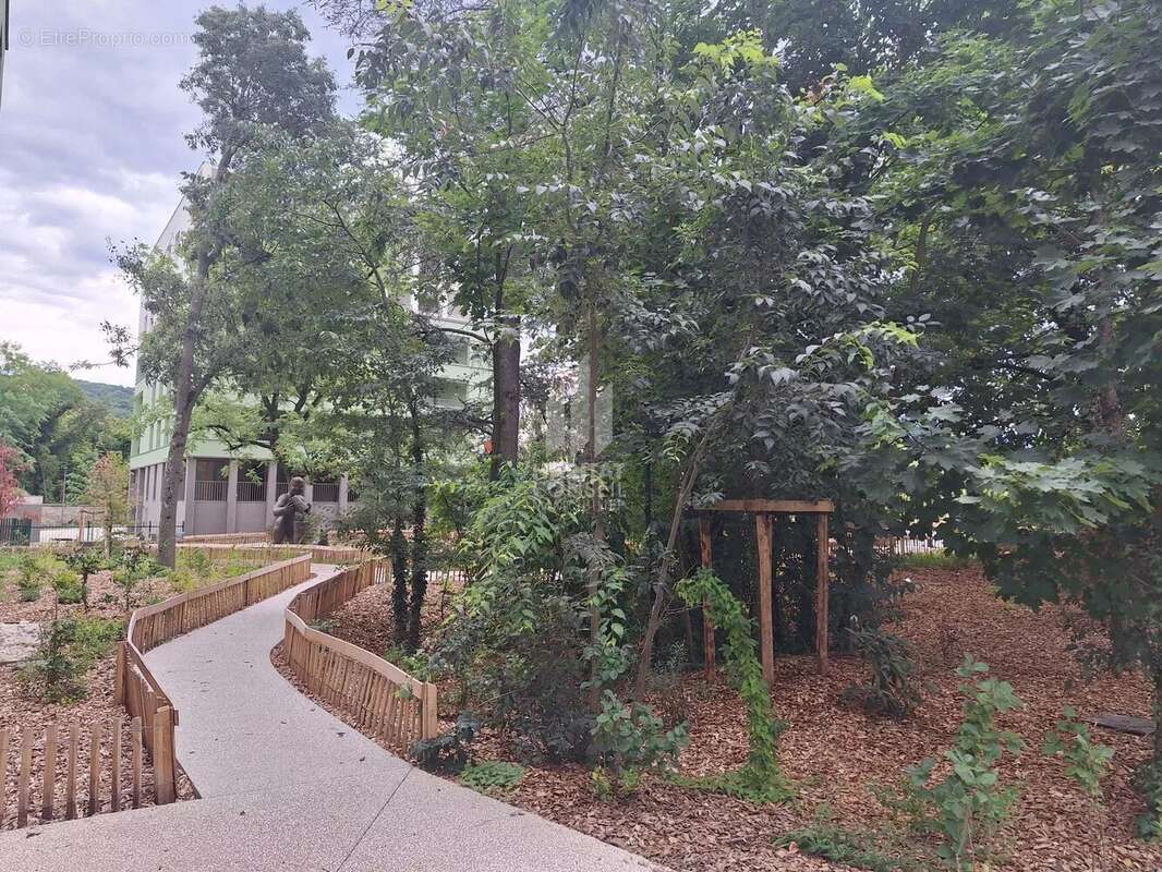 Appartement à LE PONT-DE-CLAIX