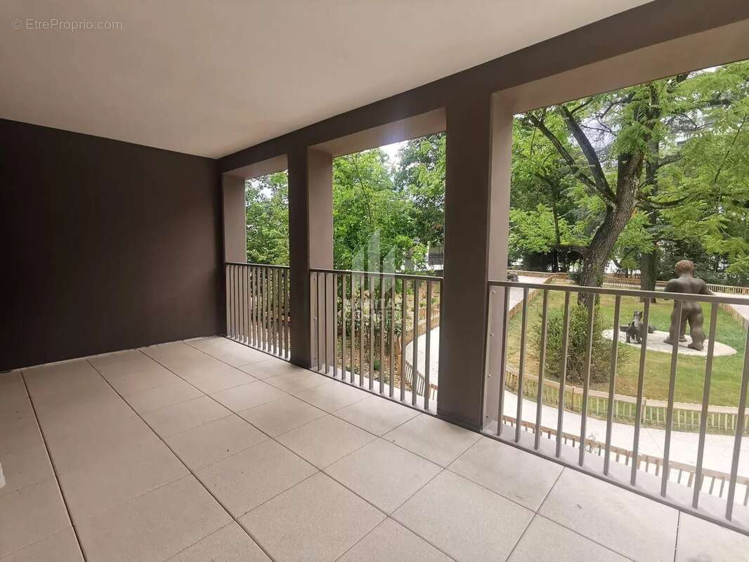 Appartement à LE PONT-DE-CLAIX