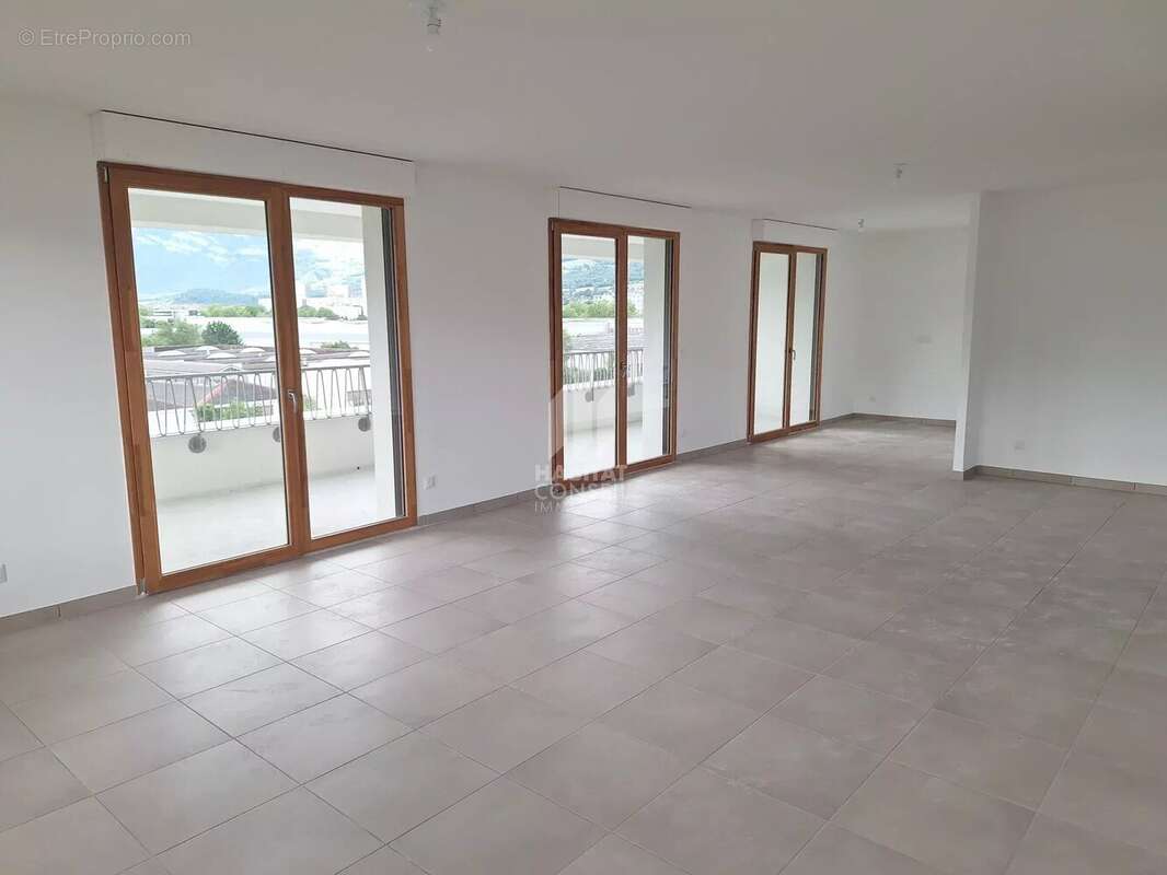 Appartement à LE PONT-DE-CLAIX