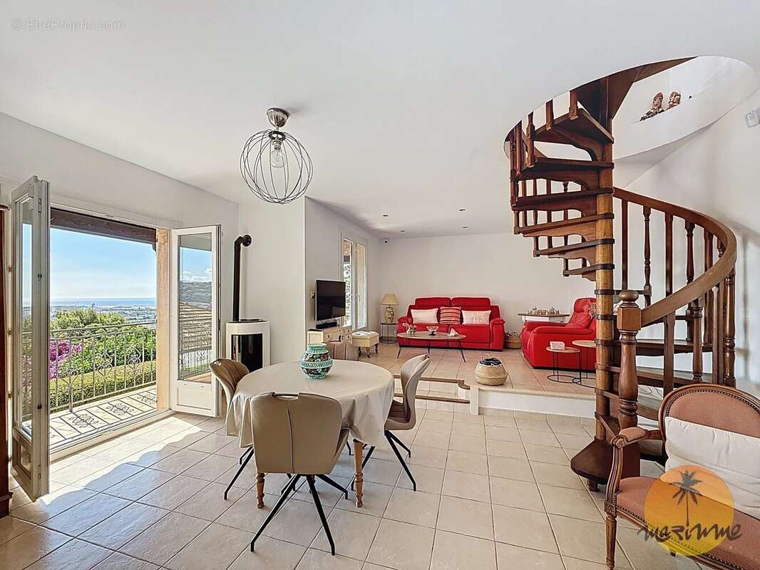 Maison à SAINT-LAURENT-DU-VAR