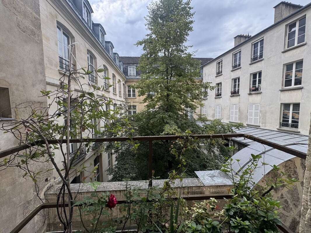 Appartement à PARIS-3E